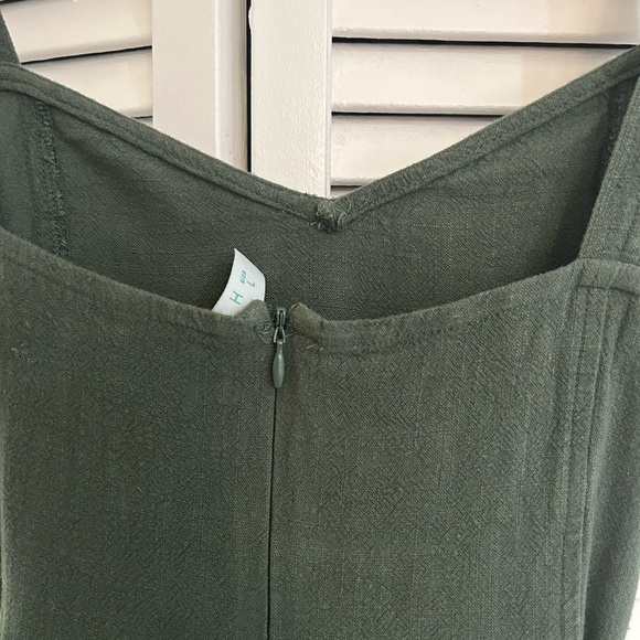 Sleeveless Green Tie-Waist Mini Dress with Ruffle Hem - Picture 6 of 9